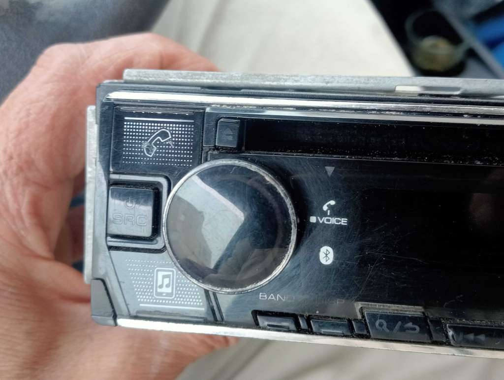 Poste radio a vendre bleutouth kenyoud 