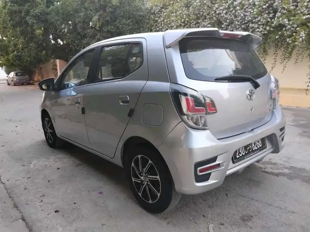 TOYOTA AGYA BOÎTE AUTOMATIQUE PREMIÈRE MAIN