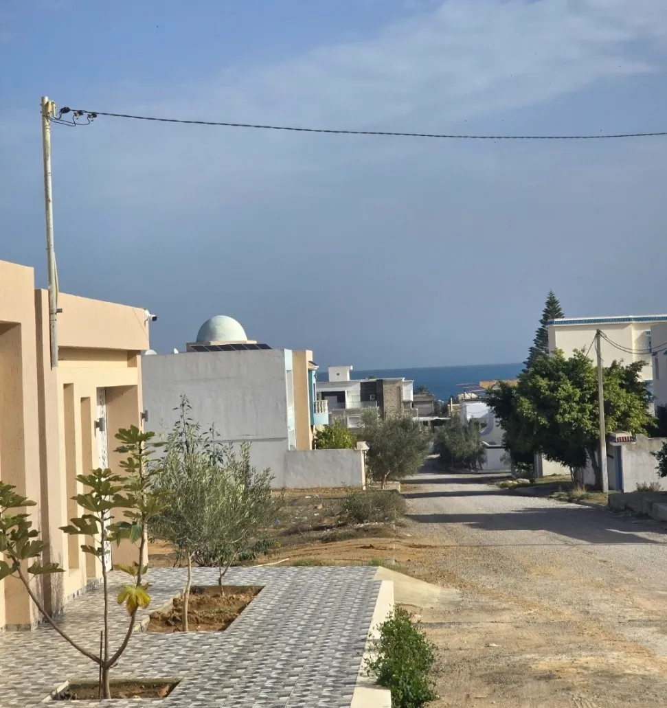 Terrain 248 m2 et 300m2 à chatt mariem  pré de la mer 