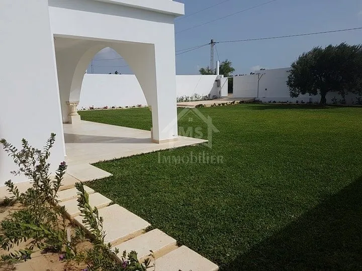 Belle villa toute neuve avec un grand jardin Ă vendre 51355351