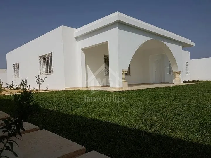 Belle villa toute neuve avec un grand jardin Ă vendre 51355351