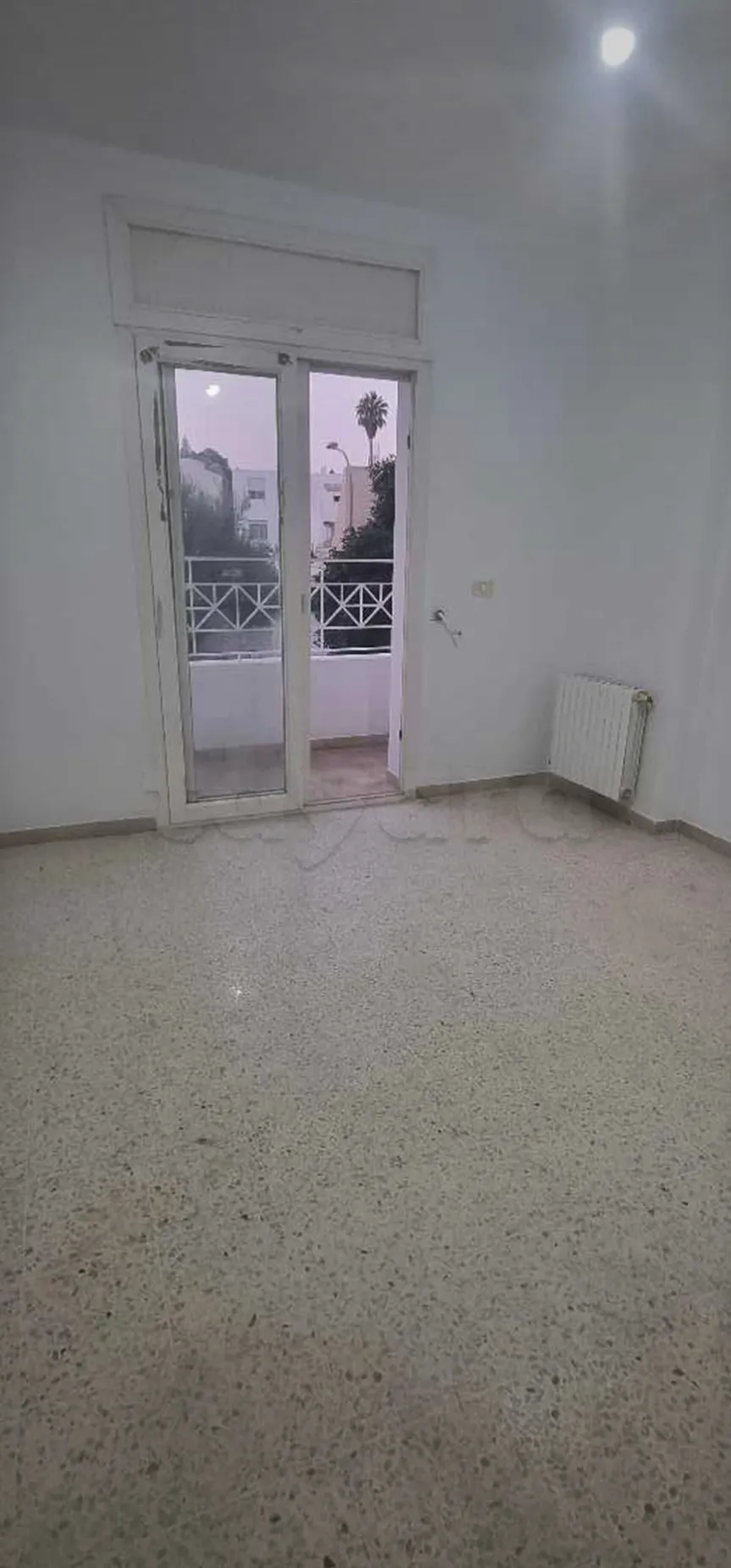 Location S1 vide Ă  El Manar 1