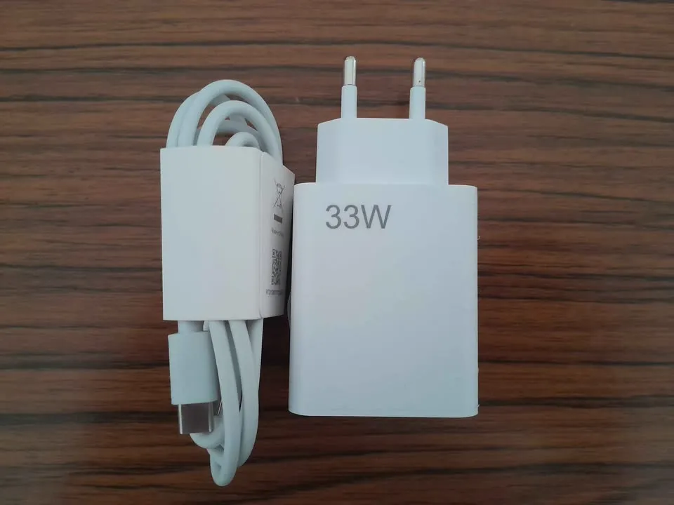 Chargeur Rapide 33W + cable Type-C 6A Jamais Utilise
