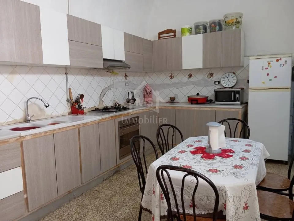 Maison arabesque S+5 à vendre à Korba 51355351