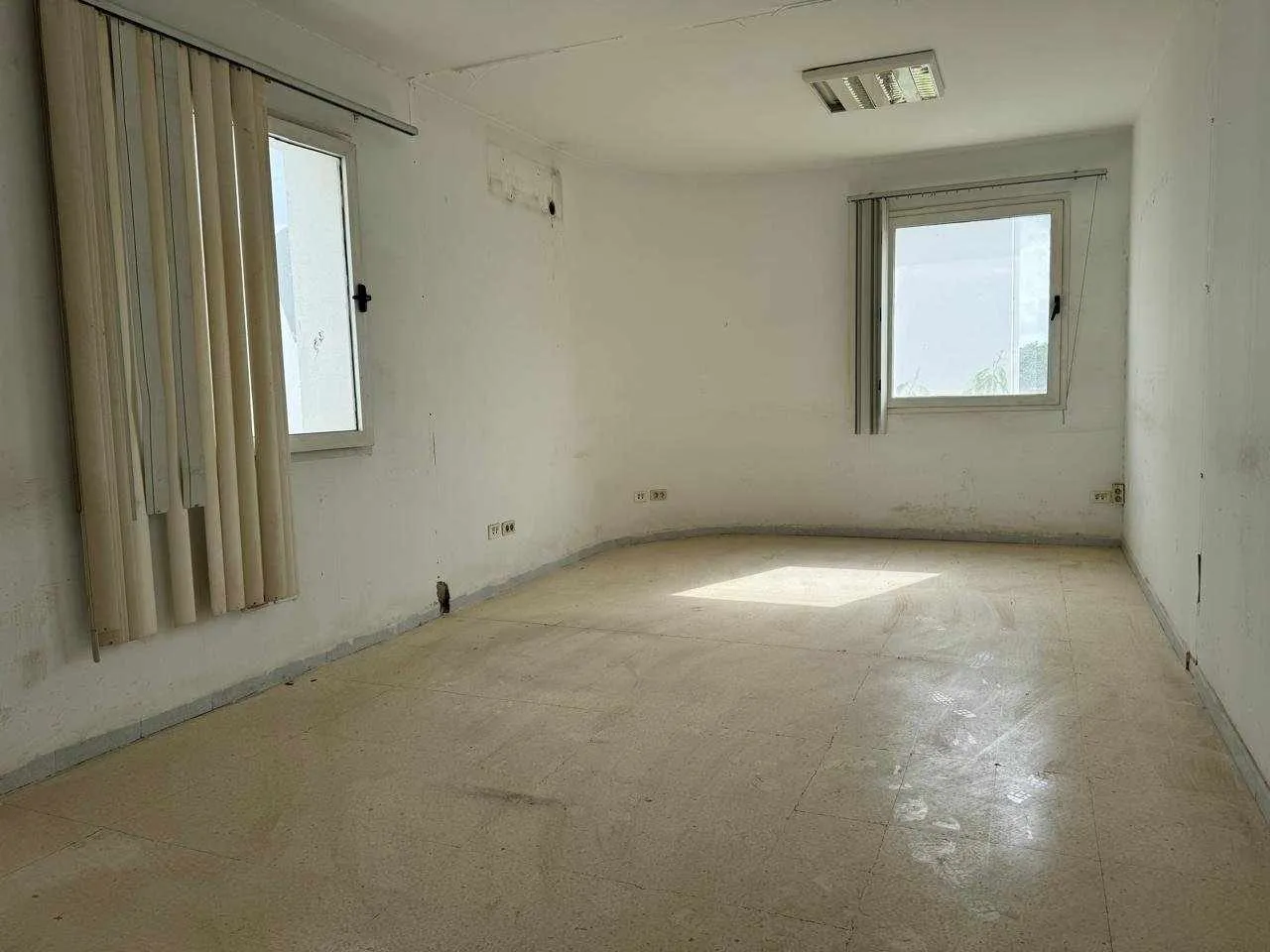 immeuble bureautique 1600 m² à chaguia 2
