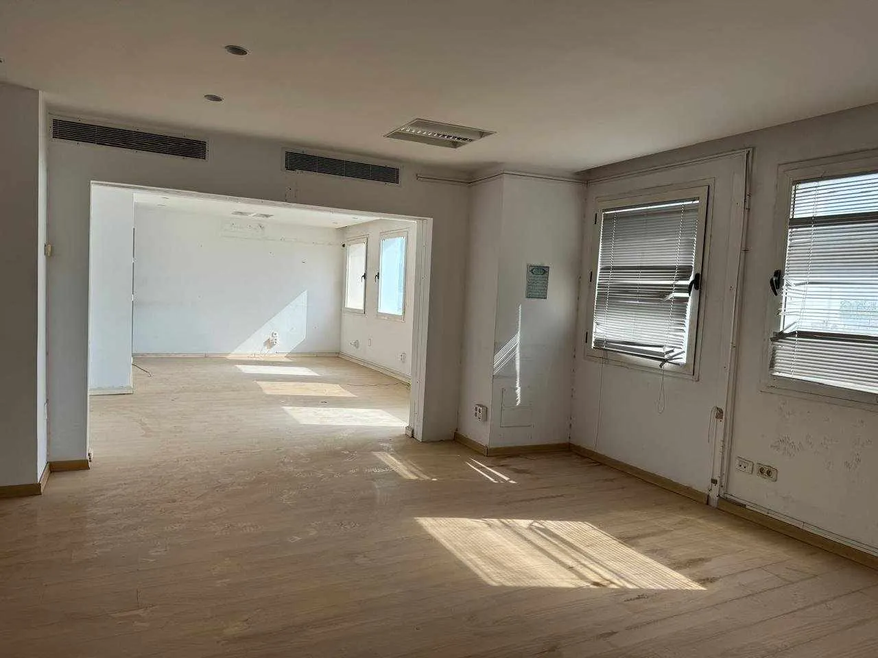 immeuble bureautique 1600 m² à chaguia 2