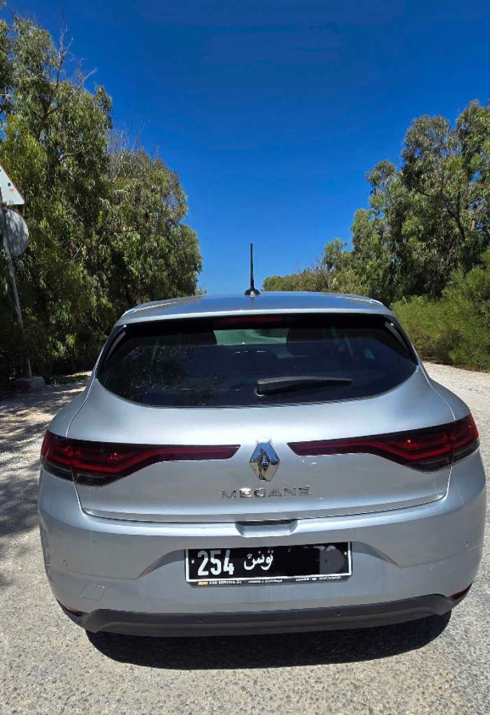 Une belle renault megane 1.5 dci diesel 06 cv importée de italie fin serie