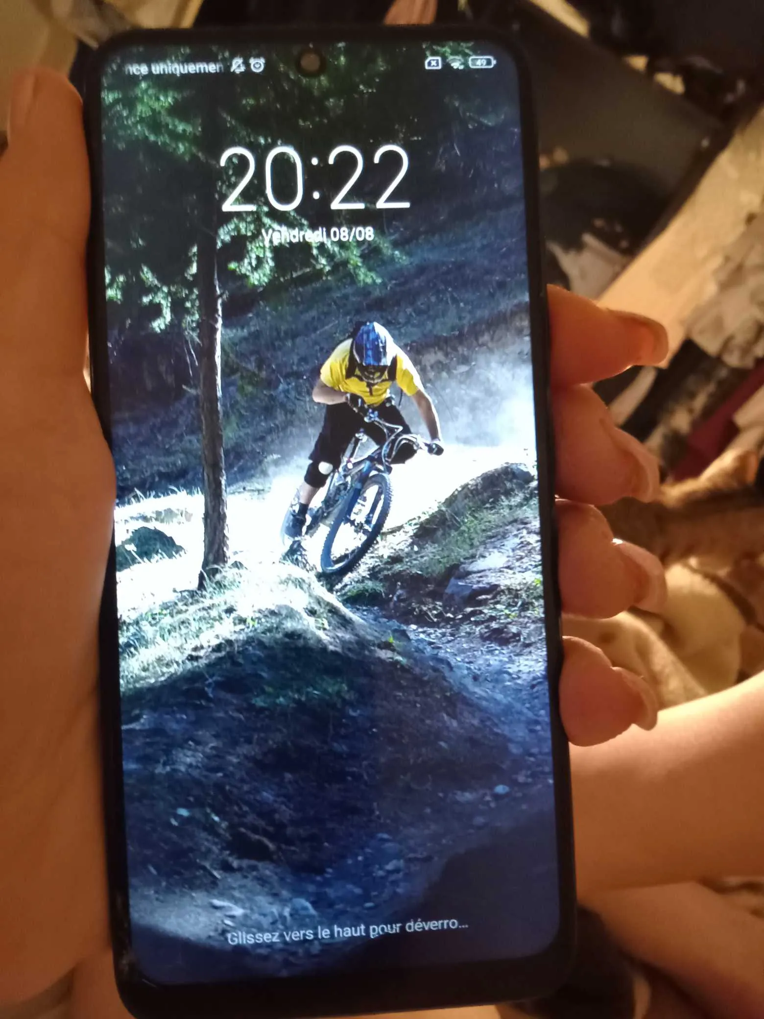 Redmi note 11 d occasion excellent fonctionnement sauf égratignure a l écran sinon très peu utilisé 