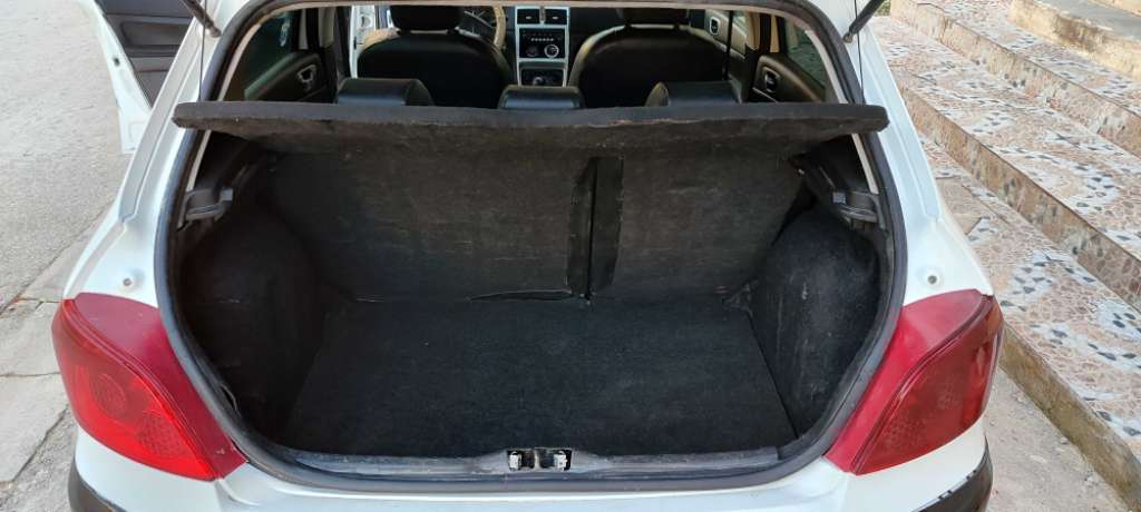 VOITURE 307 