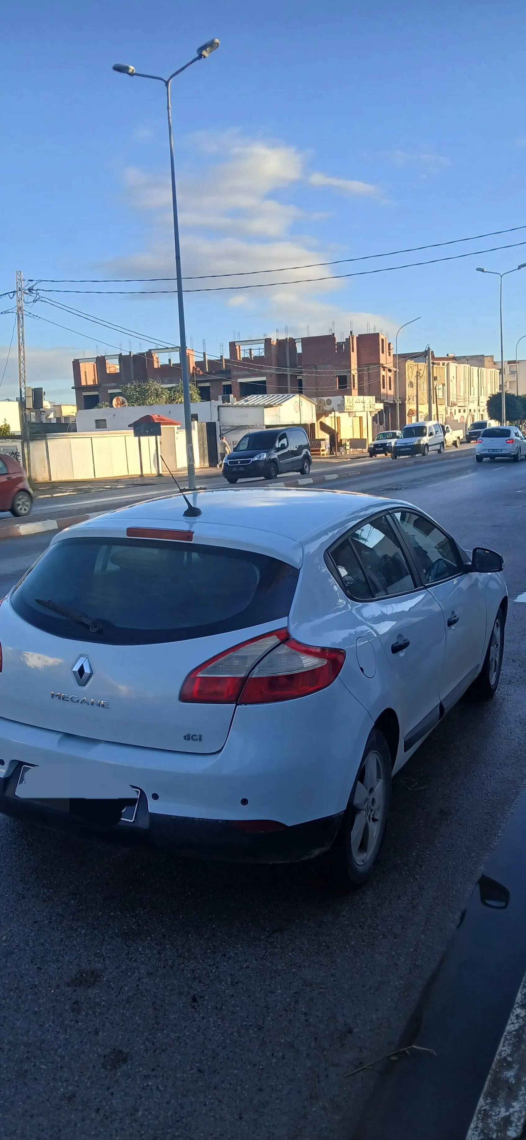 A vendre megane III 1.5 dci tomtom en très bonne état 