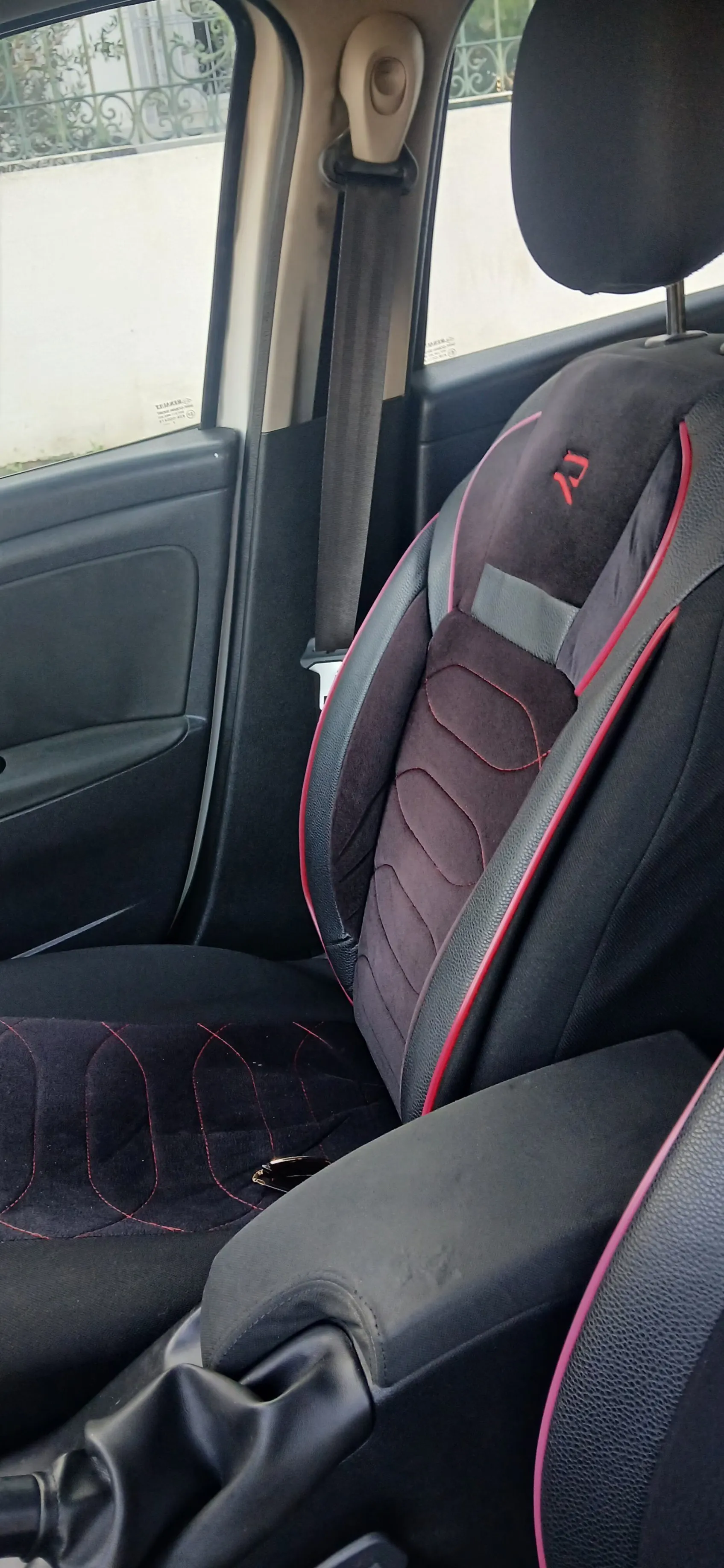 A vendre megane III 1.5 dci tomtom en très bonne état 