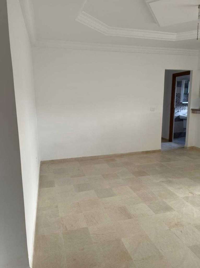 Appartement S+2 avec balcon à louer