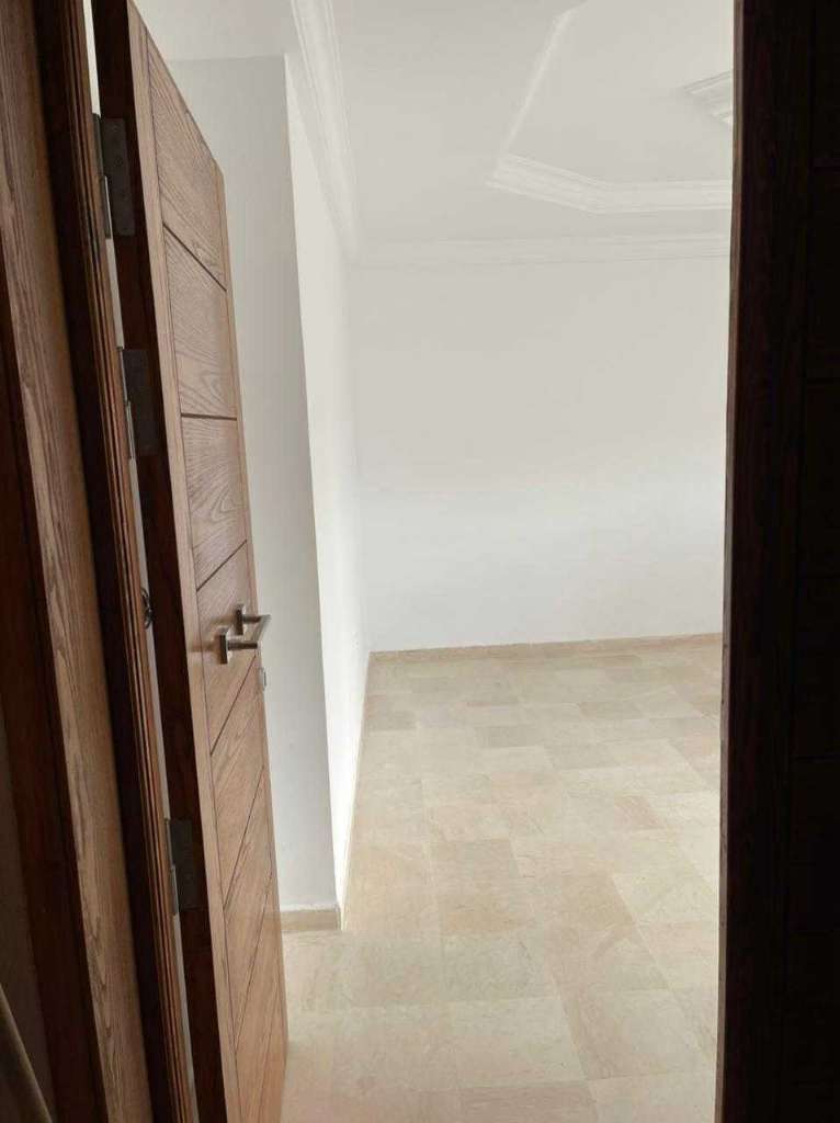 Appartement S+2 avec balcon à louer