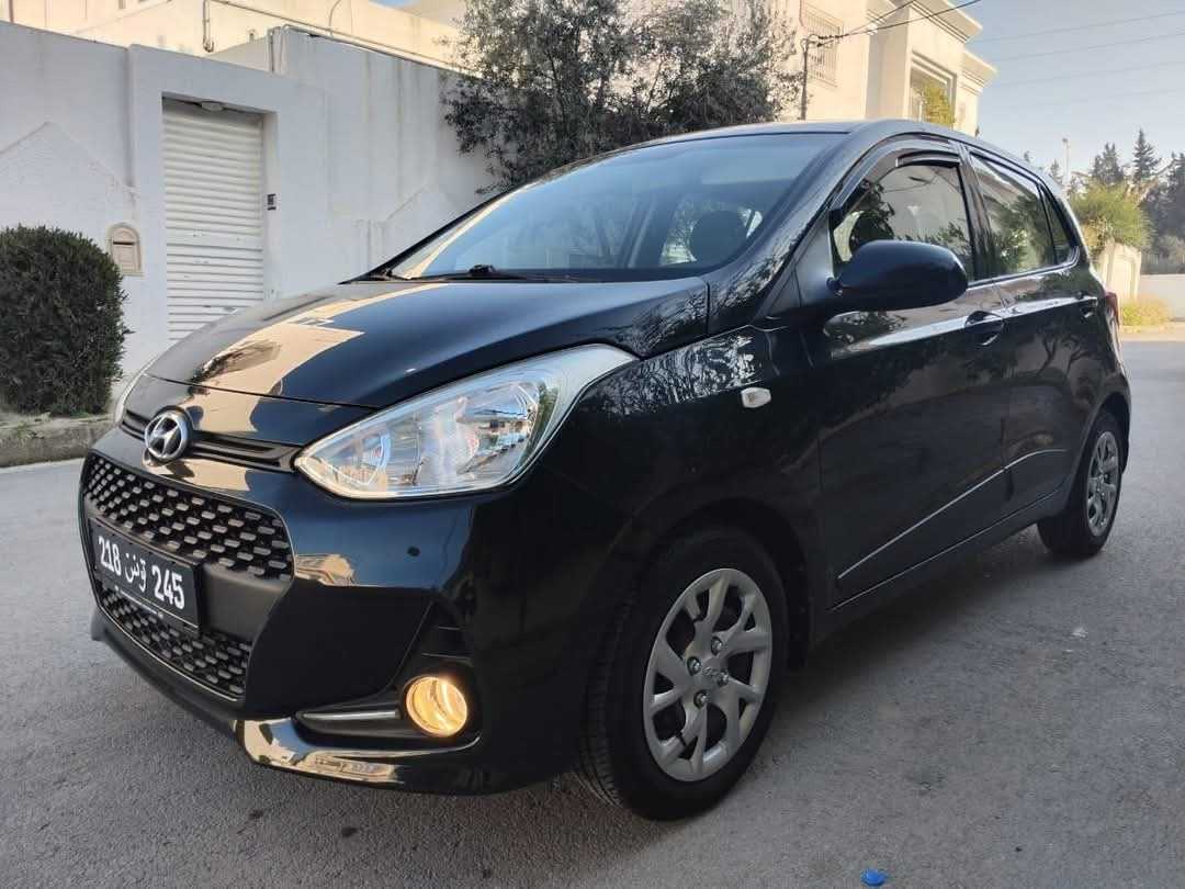 HYANDAI GRAND I 10 PREMIÈRE MAIN EN EXCELLENT ÉTAT 