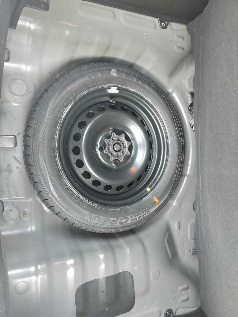 HYANDAI GRAND I 10 PREMIÈRE MAIN EN EXCELLENT ÉTAT 