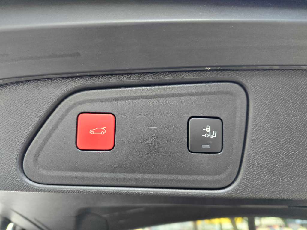 Av Peugeot 3008  GT Line modèle 2021 diesel ehdi boîte auto ttoption importée tél 23.964.164 