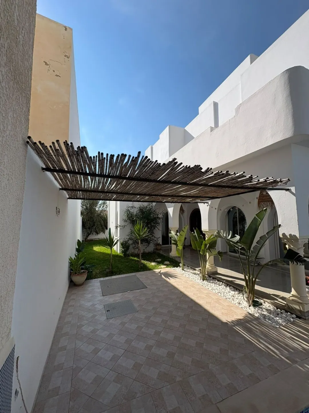 Location Annuelle : Villa Duplex S+3 Avec Piscine à Mrezga, Hammamet Nord