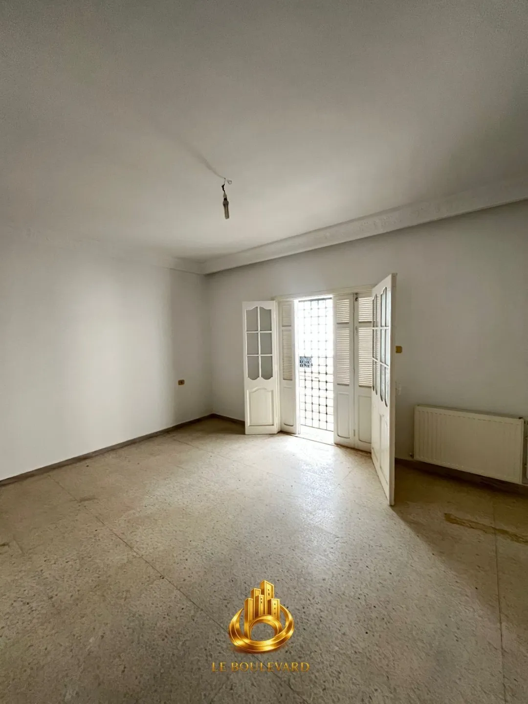 A Louer Villa S+5 Vide Avec Jardin à Cité El Riadh, Nabeul