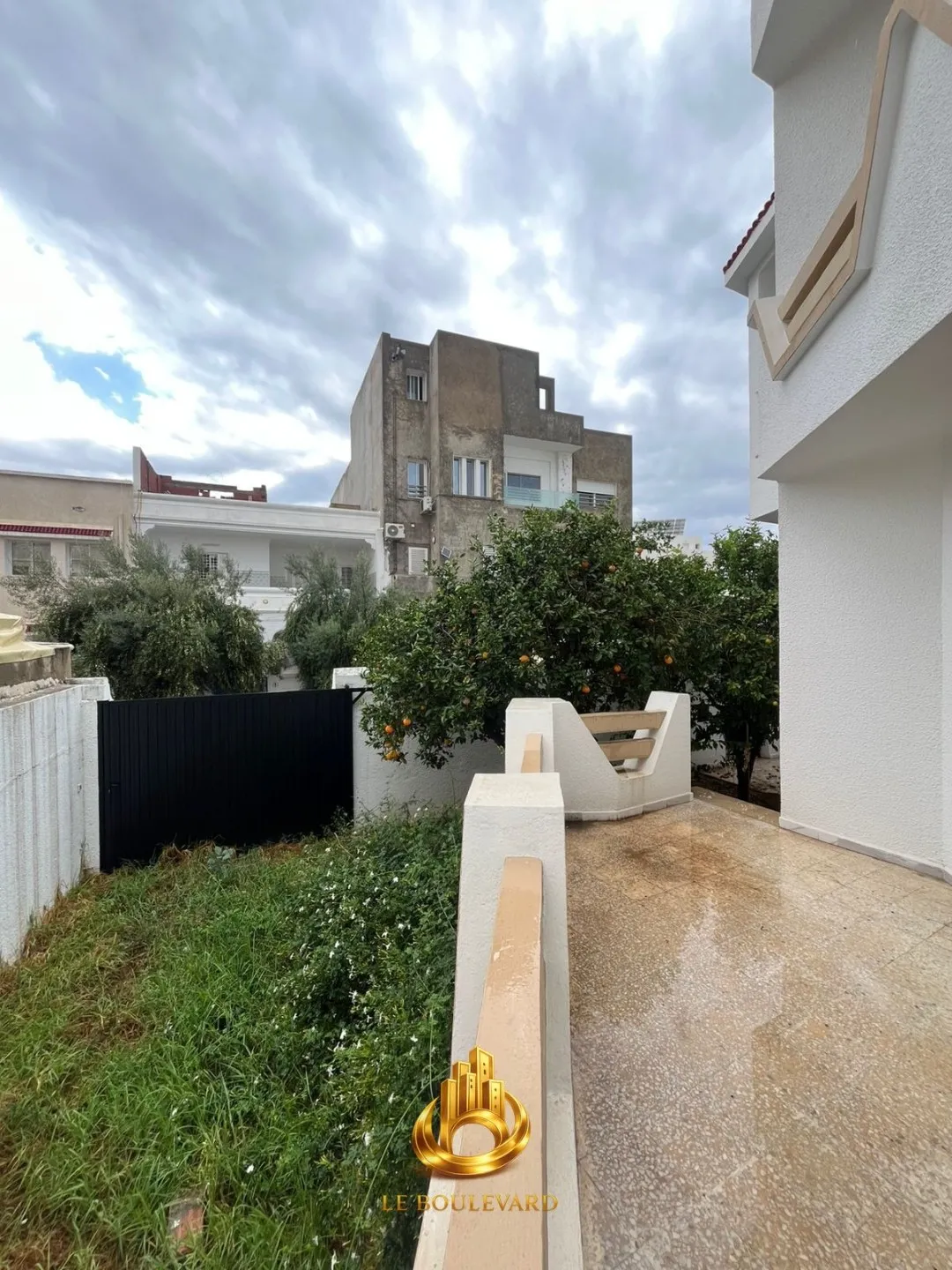 A Louer Villa S+5 Vide Avec Jardin à Cité El Riadh, Nabeul