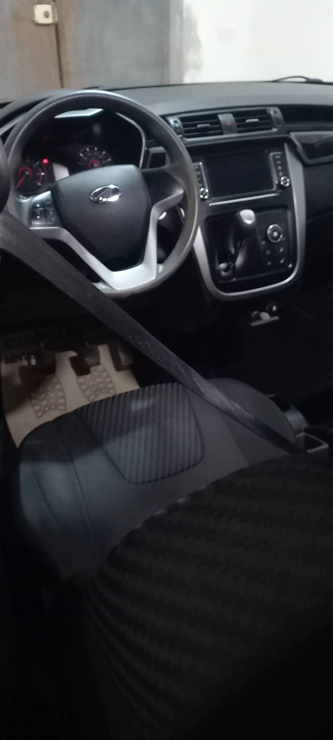Mahindra kuv 100 k8