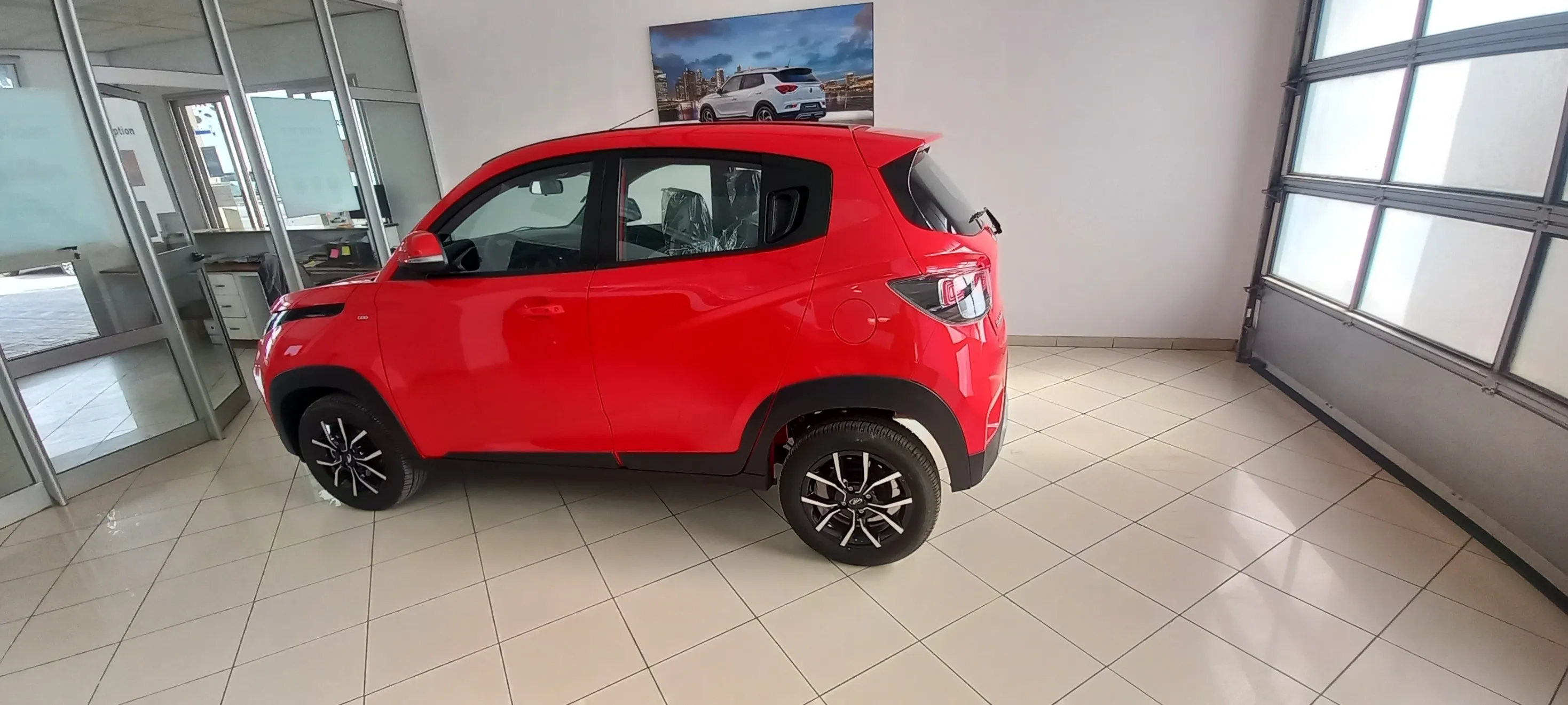 Mahindra kuv 100 k8