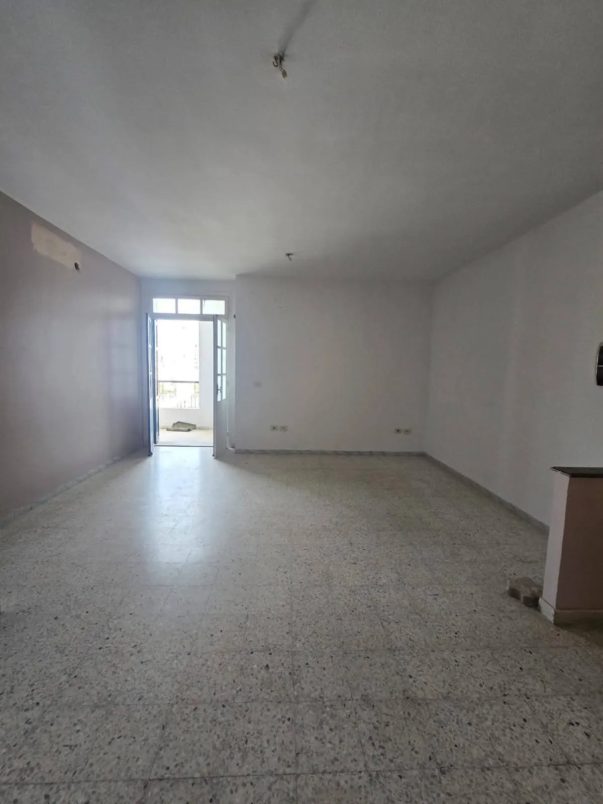 Appartement S+3 – Khezama Est plein zone touristique