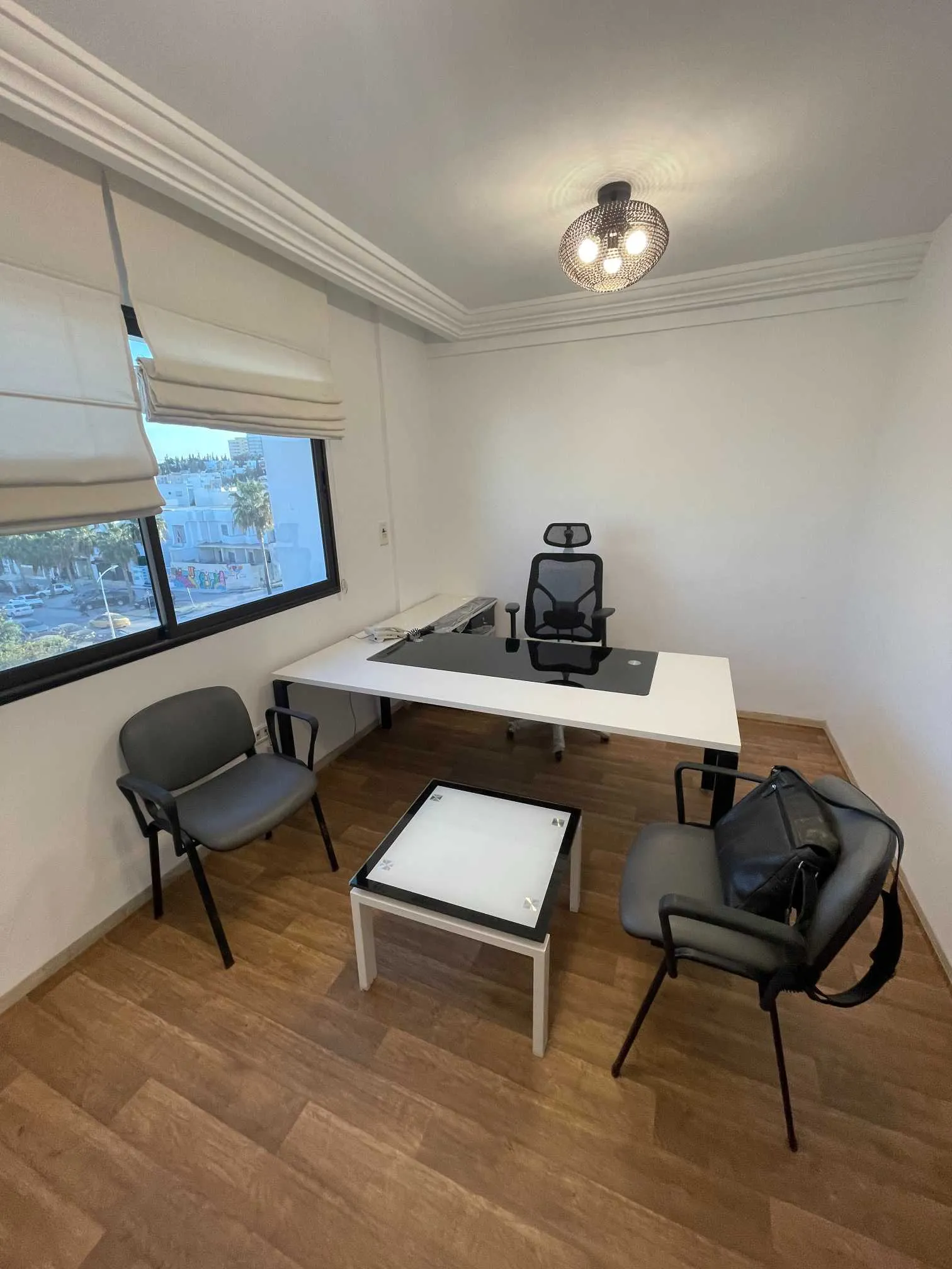 À LOUER – APPARTEMENT BUREAUTIQUE À MENZAH 8, TUNIS