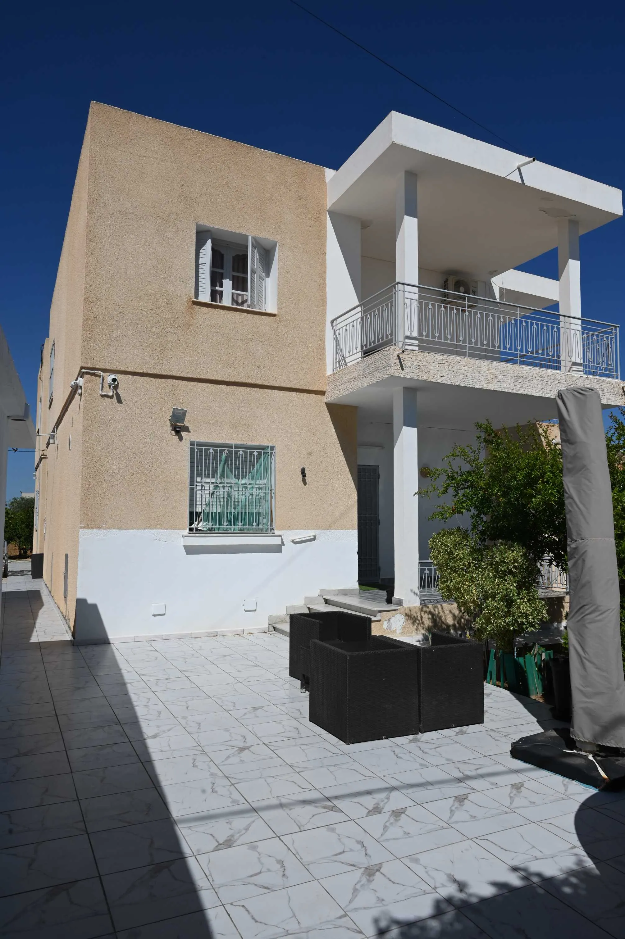 À vendre – Belle maison à Sfax Route de Gabès d’une superficie totale de 1200m² : 400m² habitable & 800 m² de terrain