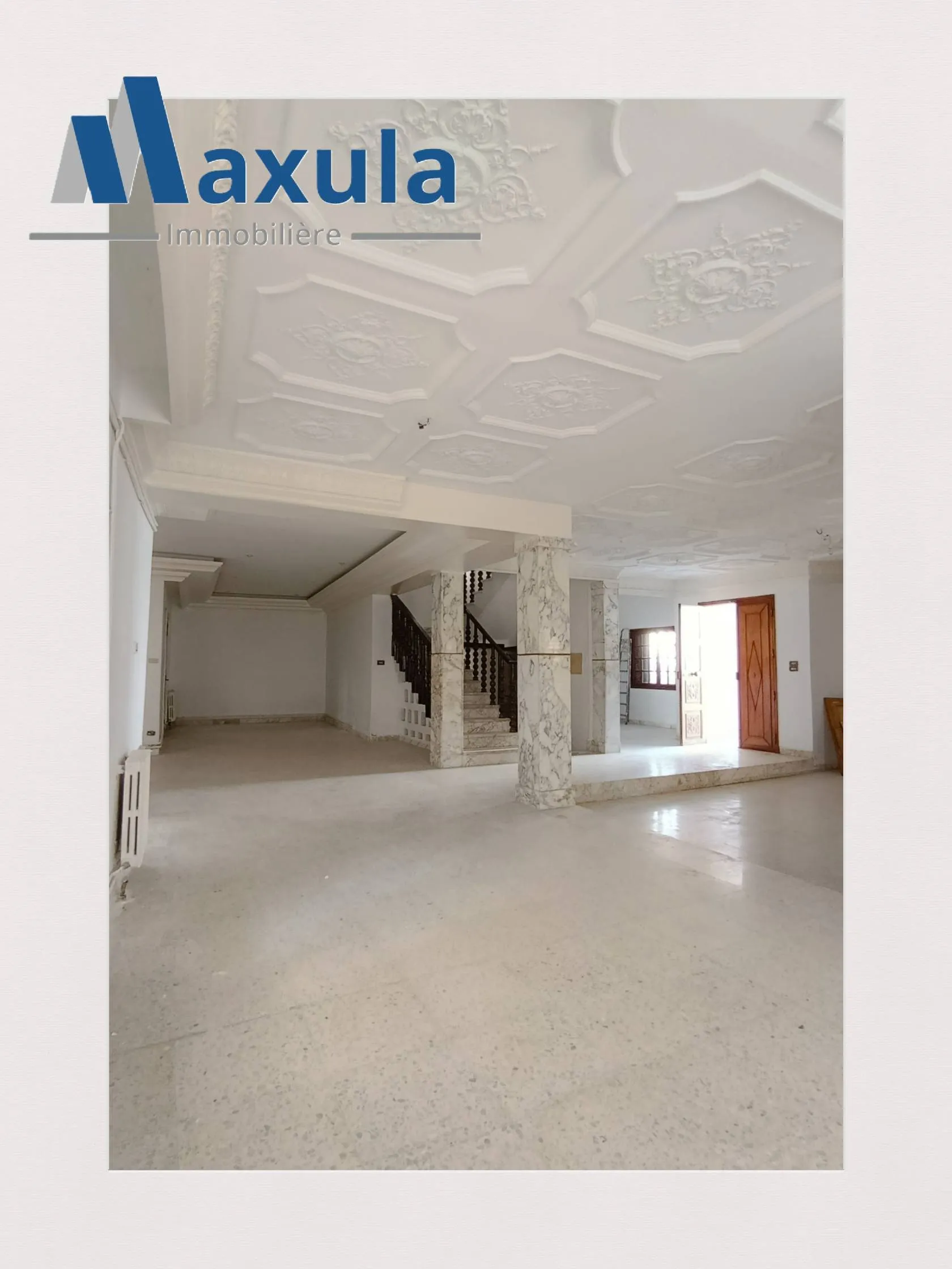 À VENDRE SPACIEUSE VILLA EN R+2 À RADES MELIANE 1