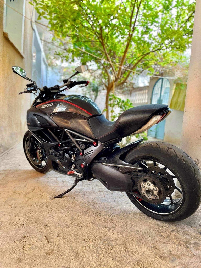 Ducati Diavel édition carbone