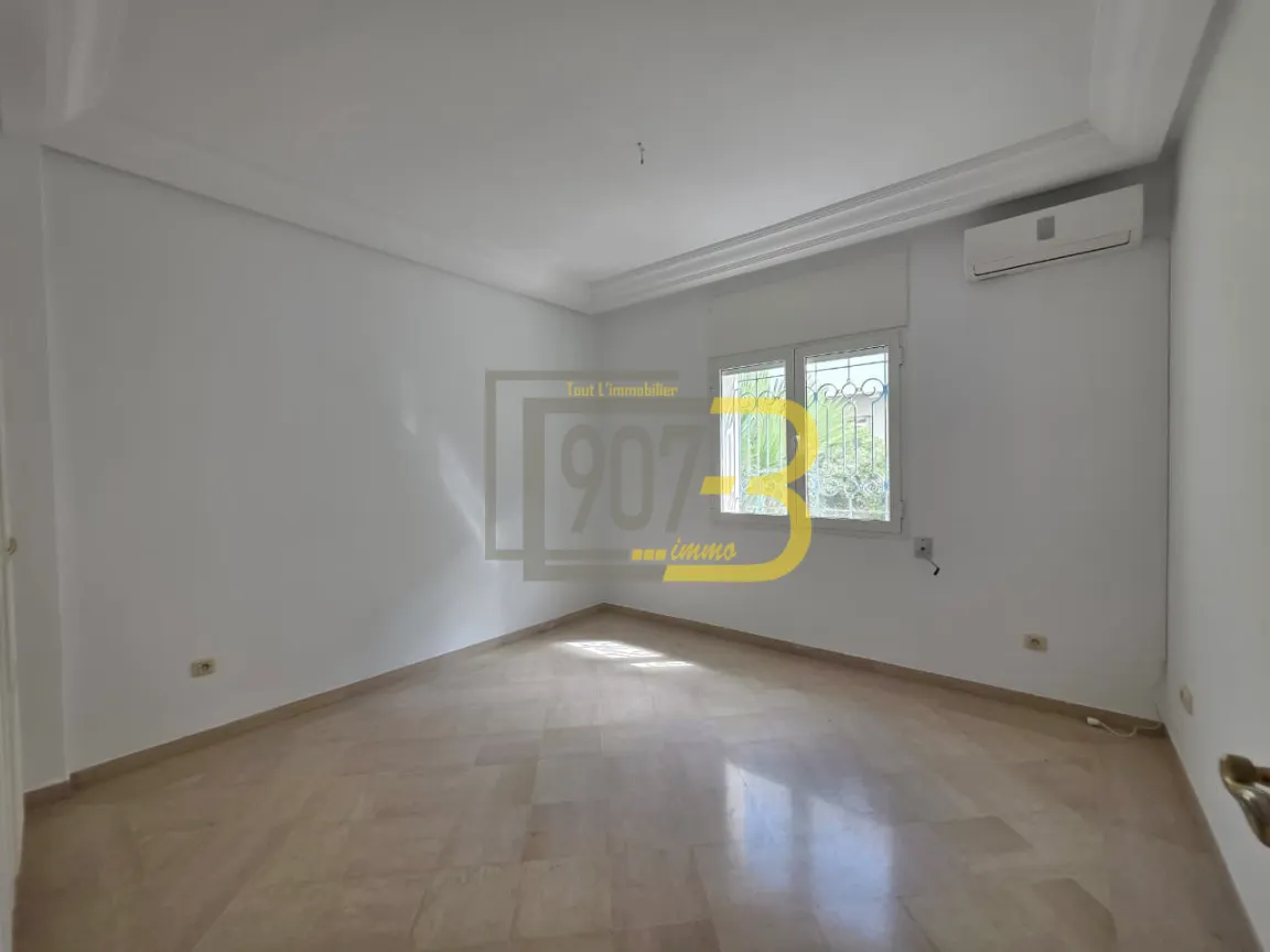A Vendre Appartement S+3 – Cité Ennasr