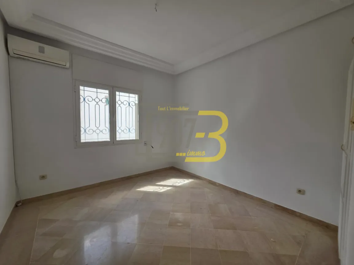 A Vendre Appartement S+3 – Cité Ennasr