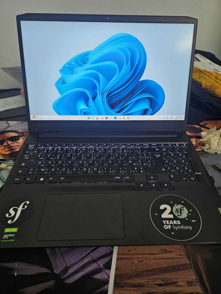 Pc portable gamer + sourie + clavier