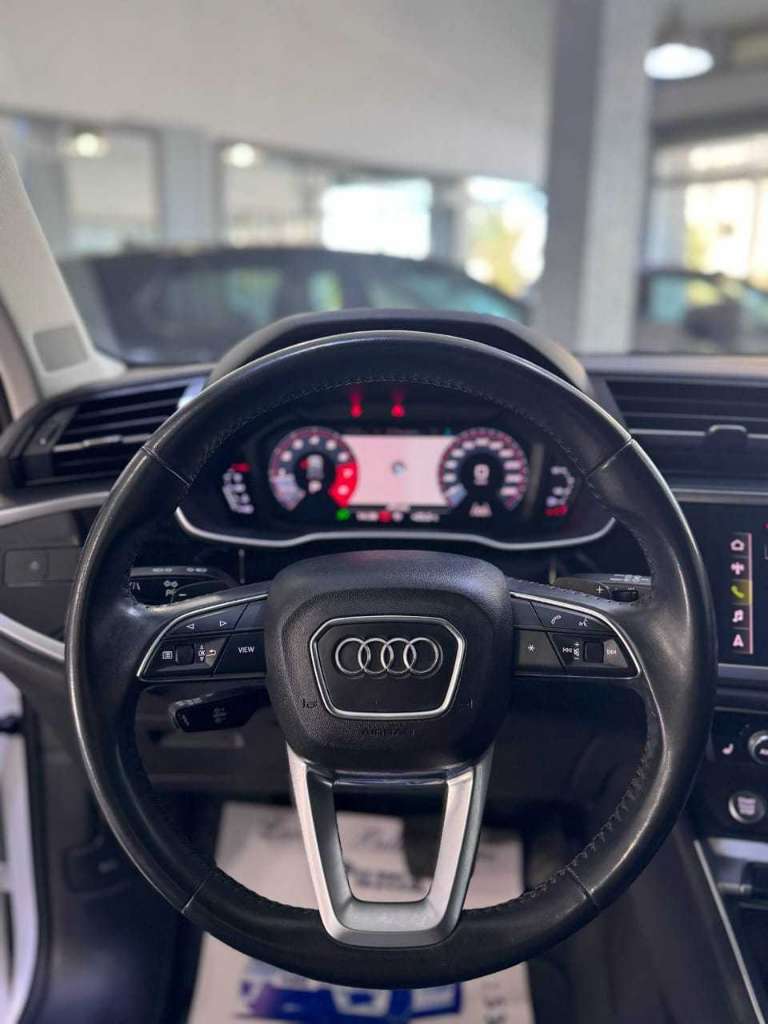 AUDI Q3 TU238