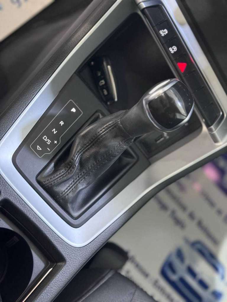 AUDI Q3 TU238