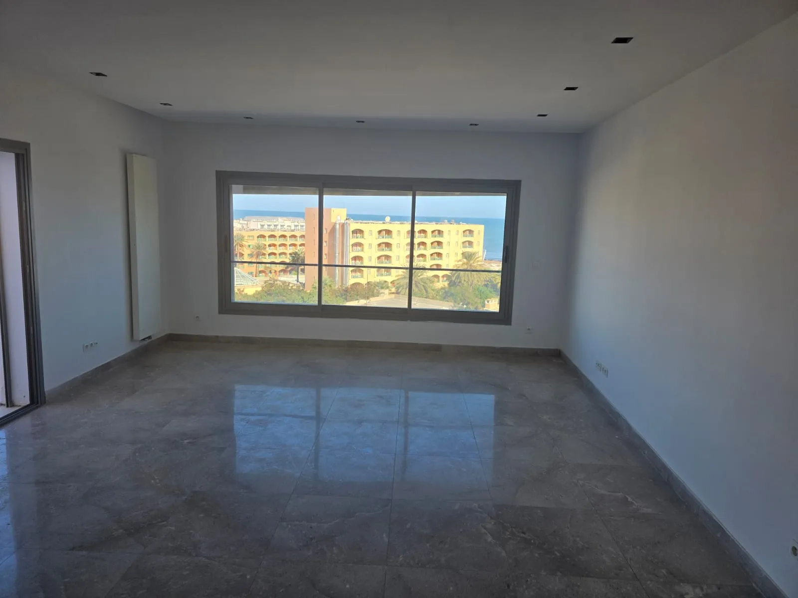 Appartement S+2 Avec Vue Mer En Vente au cœur de Zone Touristique Sousse