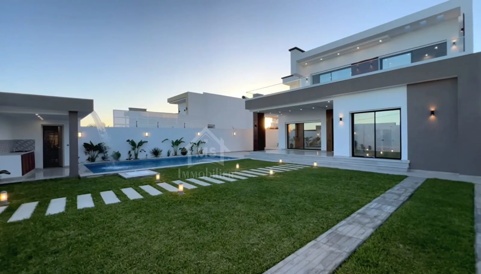 Villa S+4 toute neuve avec piscine à vendre à Hammamet Sud 51355351