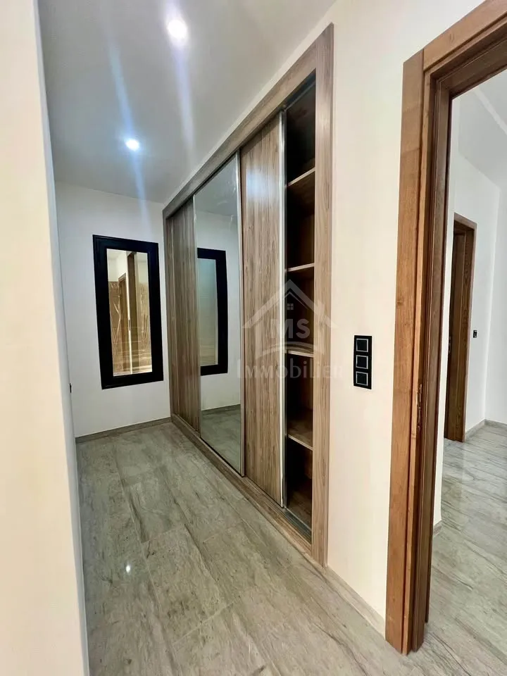 Villa S+5 toute neuve avec piscine à vendre à Hammamet Sud 51355351