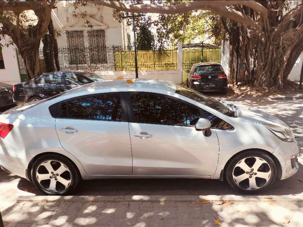 Kia rio importė de quatar