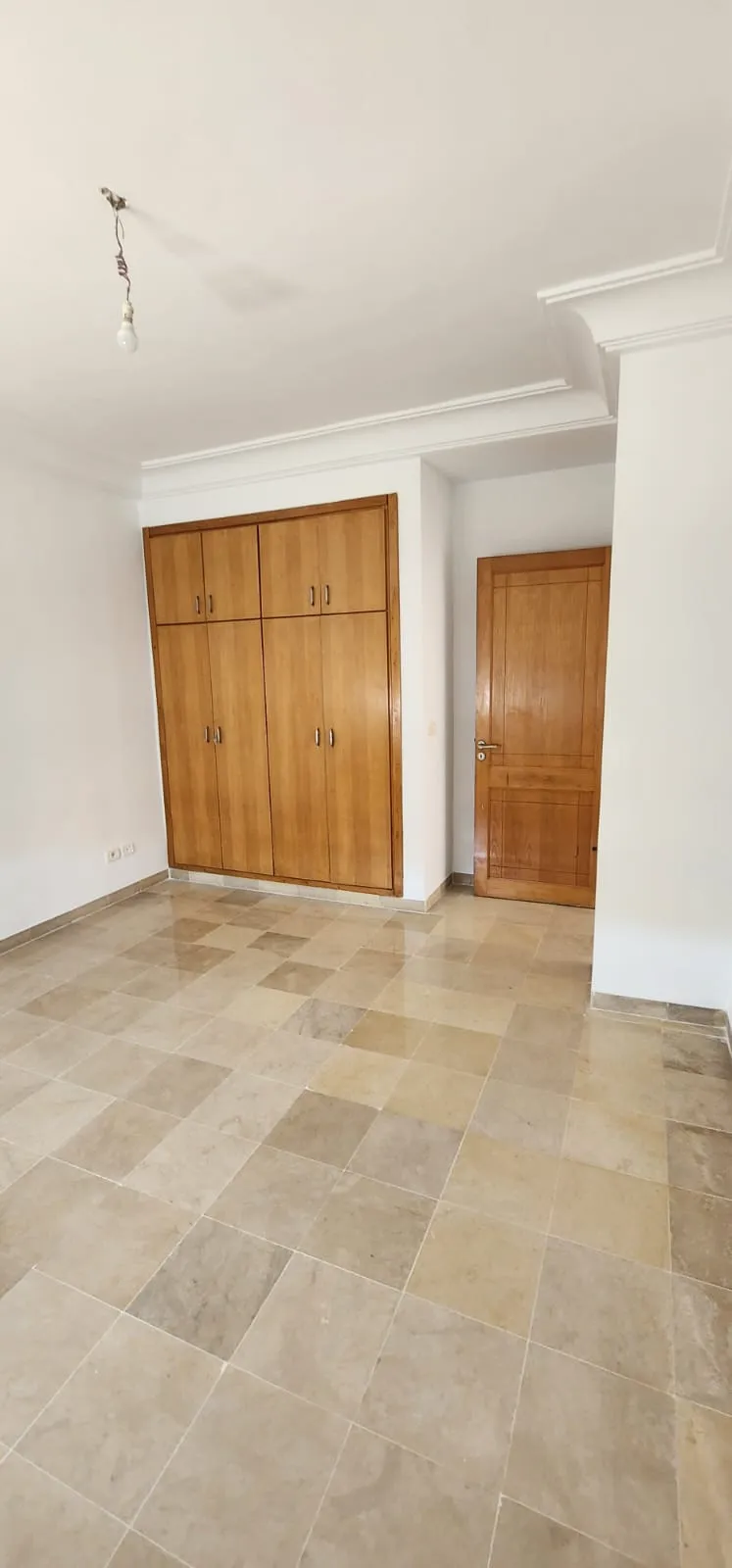 S+2 spacieux 112m² à louer – Jardin de Laouina avec place parking sous-sol