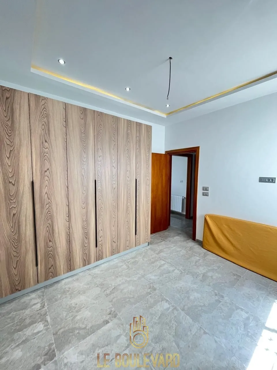 A Vendre Villa S+3 Haut Standing Avec Piscine située Hammamet nord zone Craxi