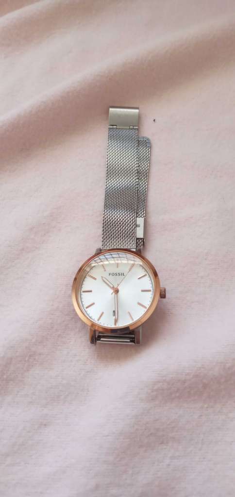 A vendre montre marque fissel copie