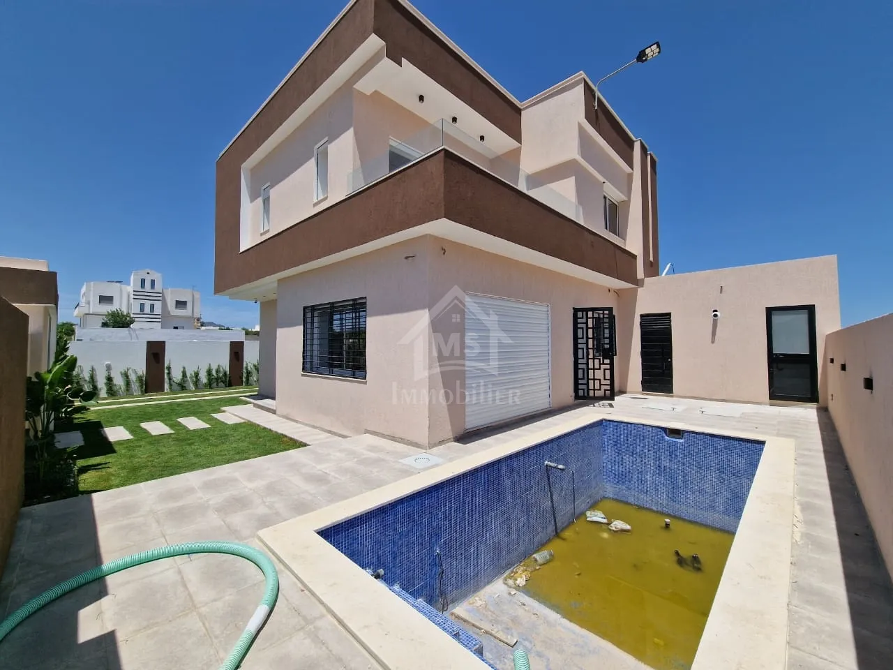 Un duplex S+5 avec piscine à Hammamet Sud à vendre 51355351