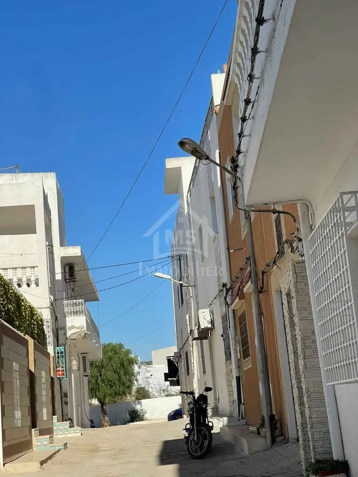 Une maison arabe avec garage à vendre à Hammamet 51355351