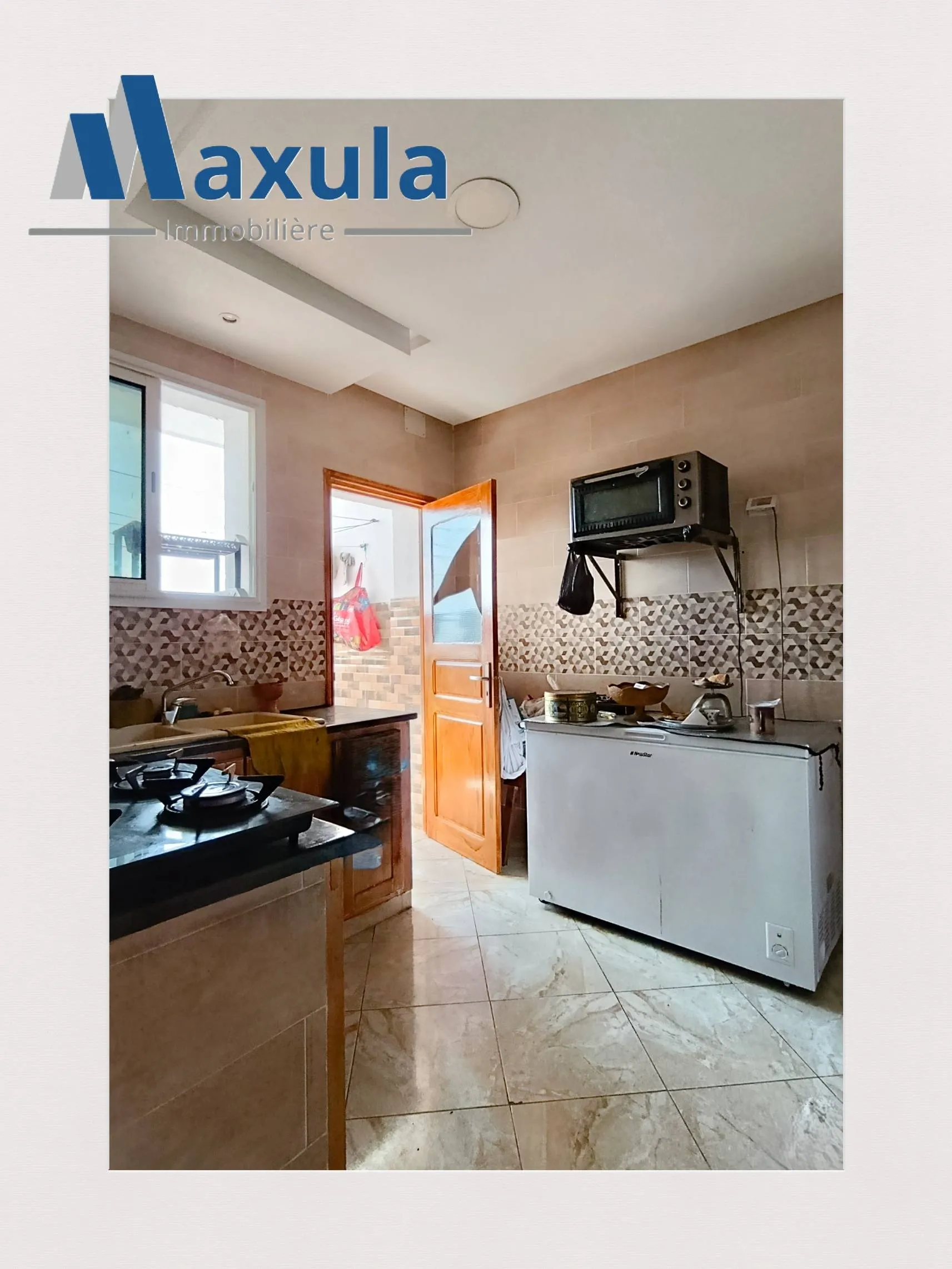 À VENDRE APPARTEMENT S+2 RÉNOVÉ À RADES SNIT (CHEMINOT)