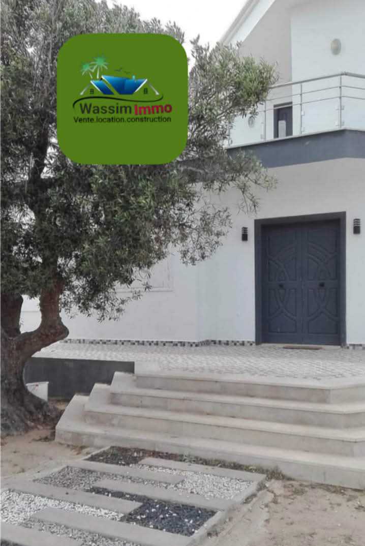 À vendre villa de Luxe S+4 de prix raisonnable 390mil sur Zarzis