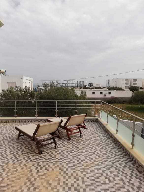 À vendre villa de Luxe S+4 de prix raisonnable 390mil sur Zarzis