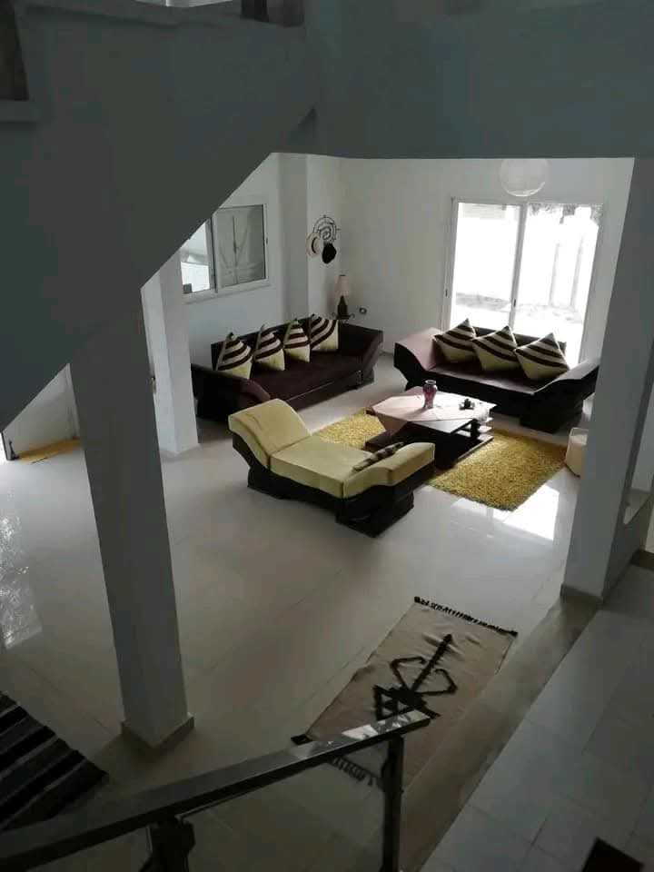 À vendre villa de Luxe S+4 de prix raisonnable 390mil sur Zarzis