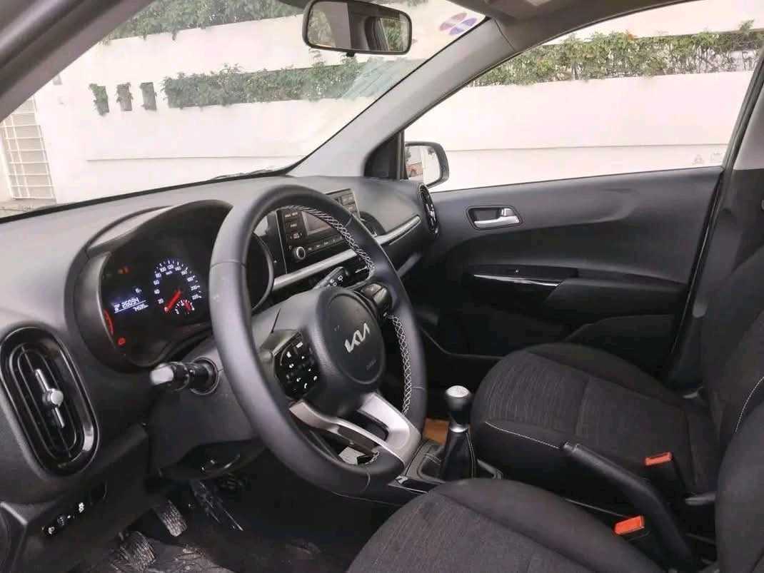 KIA PICANTO GT LINE PREMIÈRE MAIN TRÈS PROPRE 