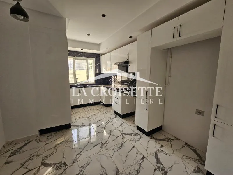 Etage de villa S+3 à Ain Zaghouan Nord ZEL0600
